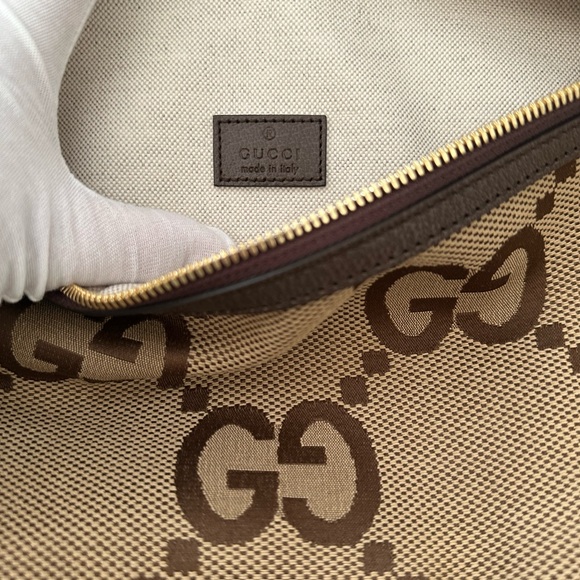 GUCCI Beige Jumbo GG Belt Bag in Canvas and Leather - Picture 5 of 11